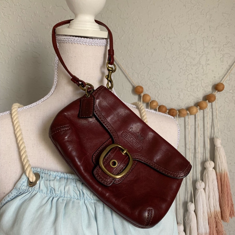 Coach VTG leather wristlet